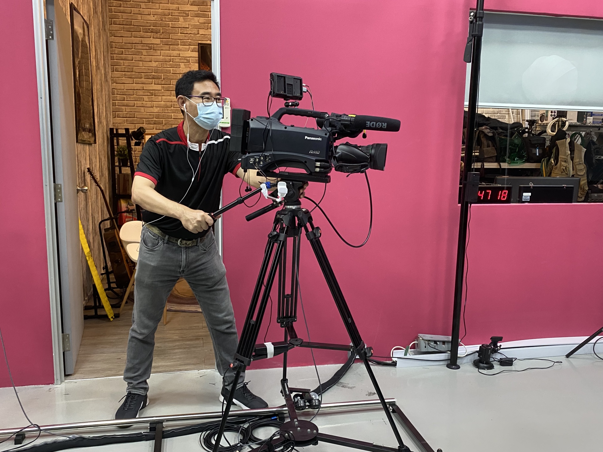 George on video shoot Miss Singapore Sept 2021